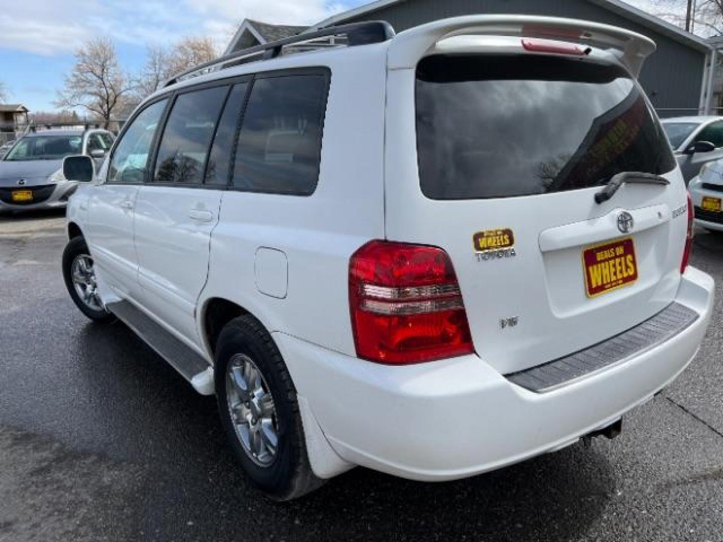 2002 Sundown Red Pearl Toyota Highlander Limited V6 2WD (JTEGF21A220) with an 3.0L V6 DOHC 24V engine, 4-Speed Automatic transmission, located at 1821 N Montana Ave., Helena, MT, 59601, (406) 422-1031, 0.000000, 0.000000 - Photo#1