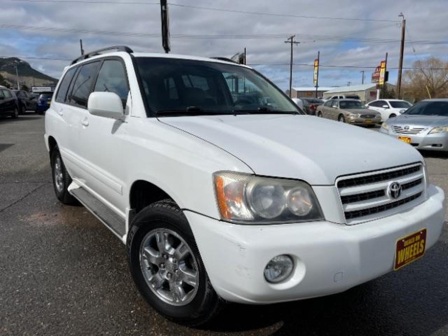 2002 Sundown Red Pearl Toyota Highlander Limited V6 2WD (JTEGF21A220) with an 3.0L V6 DOHC 24V engine, 4-Speed Automatic transmission, located at 1821 N Montana Ave., Helena, MT, 59601, (406) 422-1031, 0.000000, 0.000000 - Photo#3