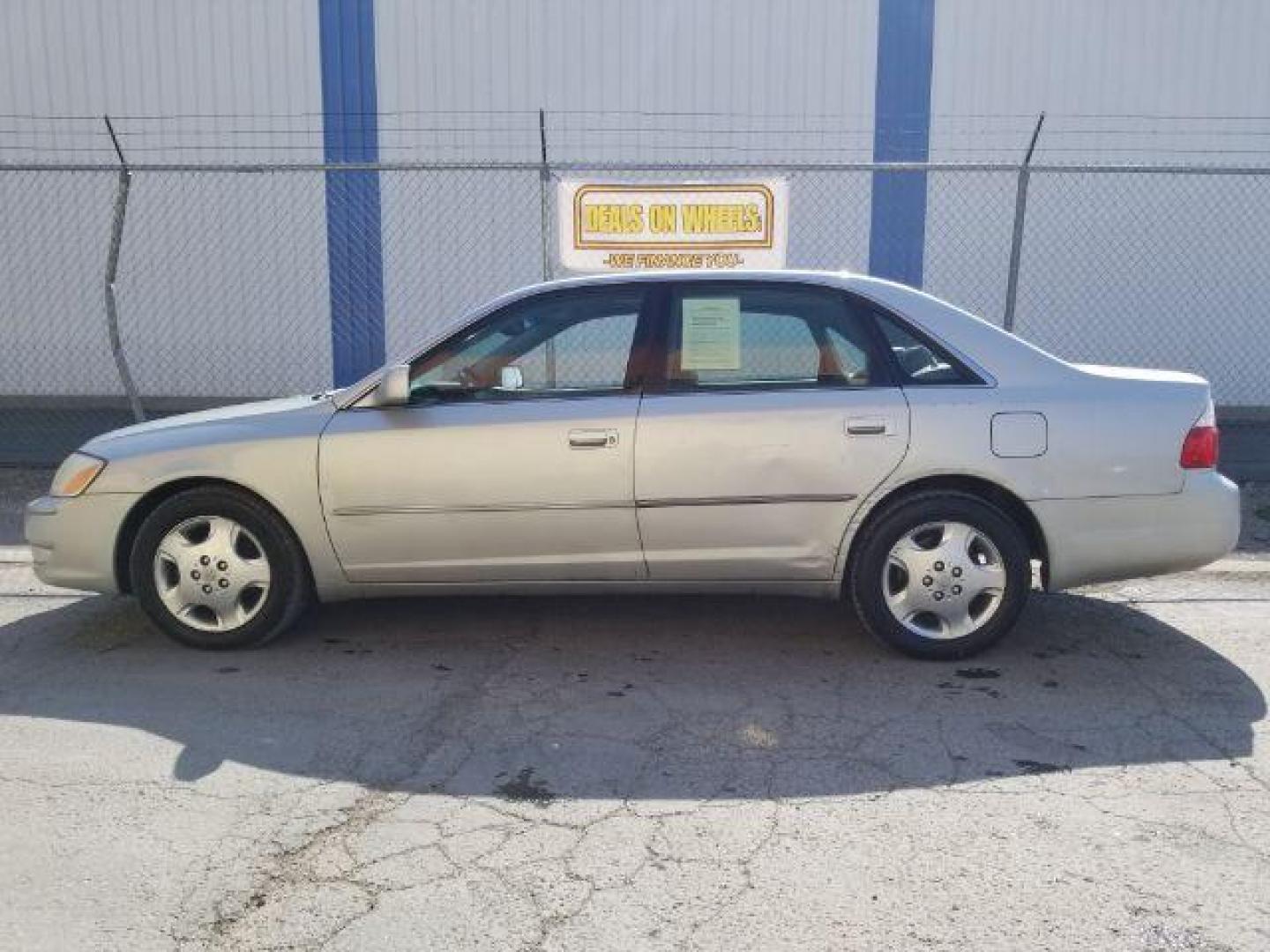 2003 Stratosphere Mica Toyota Avalon XLS (4T1BF28B43U) with an 3.0L V6 DOHC 24V engine, 4-Speed Automatic transmission, located at 1800 West Broadway, Missoula, 59808, (406) 543-1986, 46.881348, -114.023628 - Photo#2