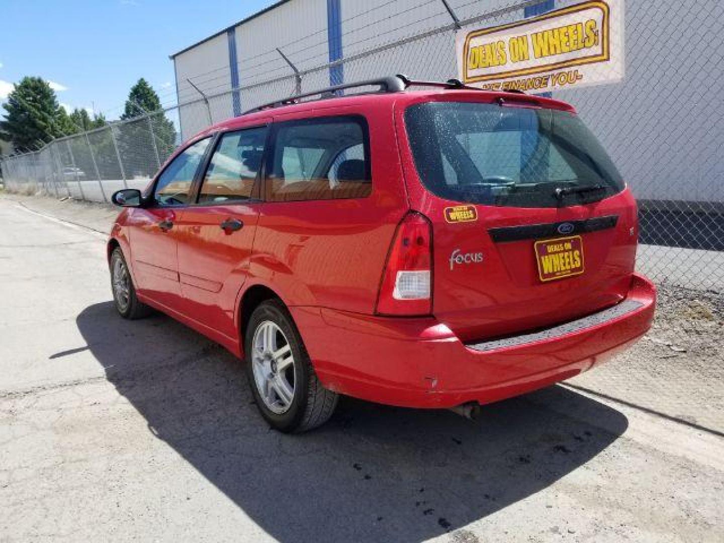 2004 Ford Focus Wagon SE (1FAHP36364W) with an 2.0L L4 DOHC 16V engine, located at 1821 N Montana Ave., Helena, MT, 59601, (406) 422-1031, 0.000000, 0.000000 - Photo#3