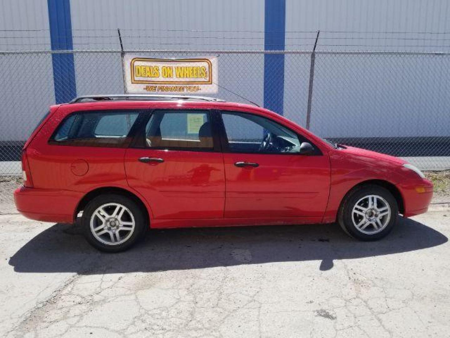 2004 Ford Focus Wagon SE (1FAHP36364W) with an 2.0L L4 DOHC 16V engine, located at 1821 N Montana Ave., Helena, MT, 59601, (406) 422-1031, 0.000000, 0.000000 - Photo#5