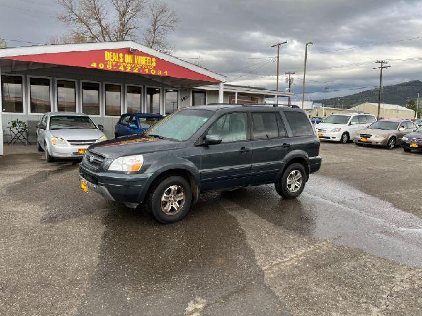 2004 Honda Pilot EX w/ Leather (2HKYF18584H) with an 3.5L V6 SOHC 24V engine, 5-Speed Automatic transmission, located at 1821 N Montana Ave., Helena, MT, 59601, (406) 422-1031, 0.000000, 0.000000 - Photo#0