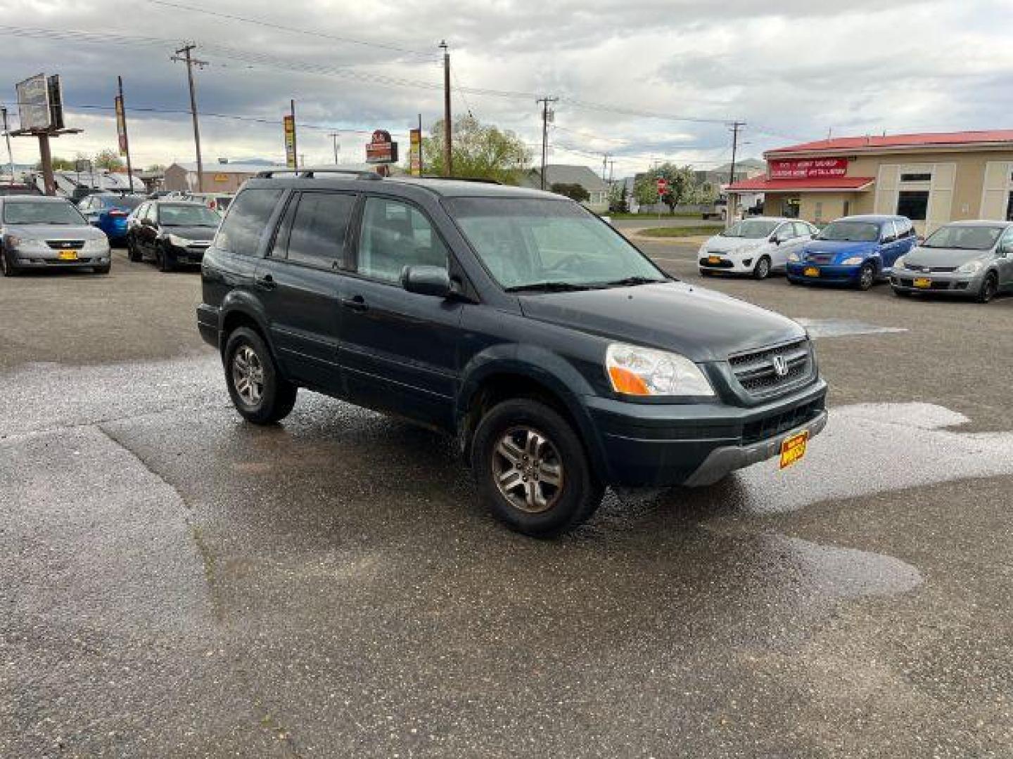 2004 Honda Pilot EX w/ Leather (2HKYF18584H) with an 3.5L V6 SOHC 24V engine, 5-Speed Automatic transmission, located at 1821 N Montana Ave., Helena, MT, 59601, (406) 422-1031, 0.000000, 0.000000 - Photo#2