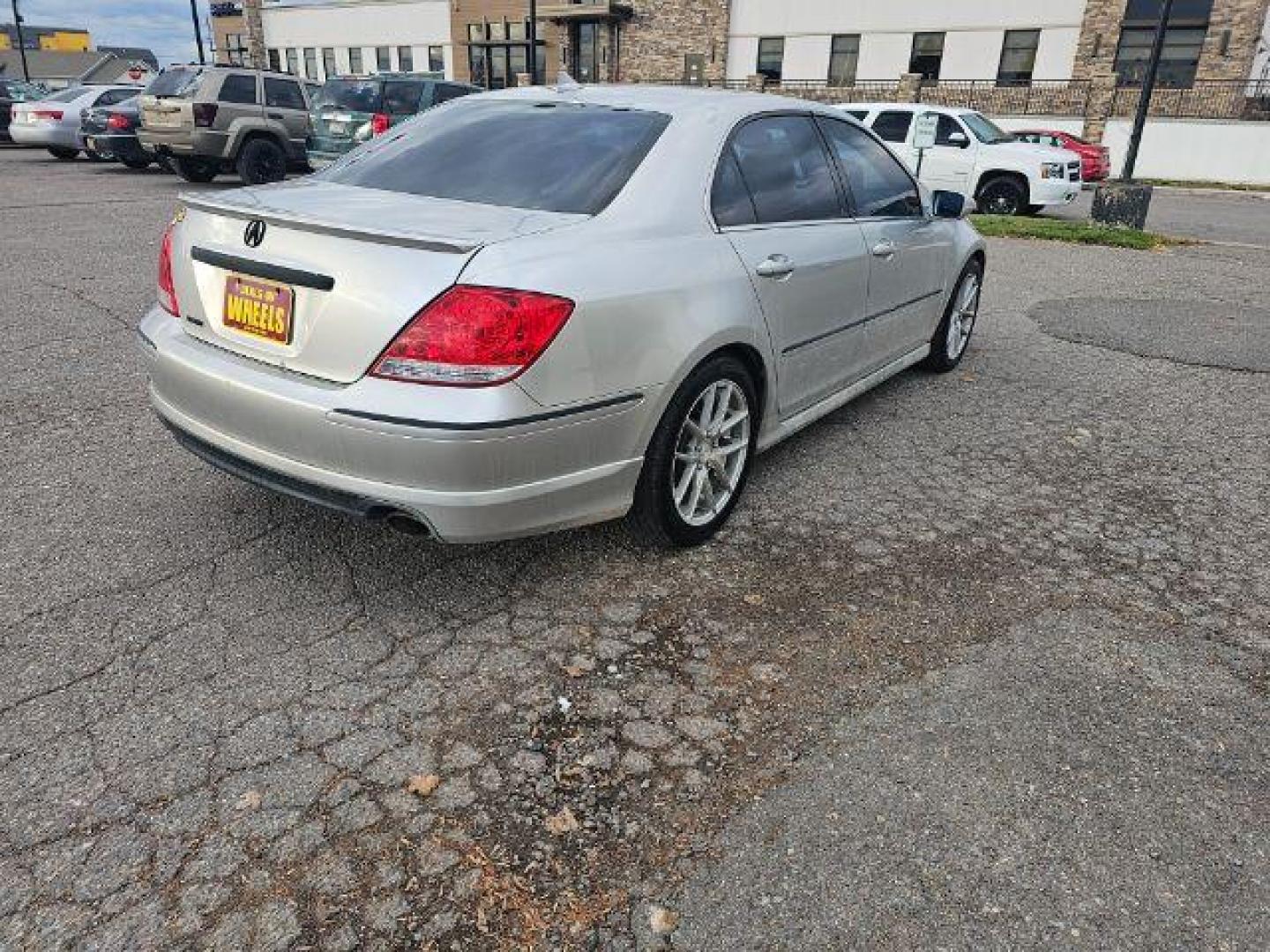 2005 WHITE Acura RL 3.5RL with Navigatio (JH4KB16545C) with an 3.5L V6 SOHC 24V engine, 5-Speed Automatic transmission, located at 1800 West Broadway, Missoula, 59808, (406) 543-1986, 46.881348, -114.023628 - Photo#3