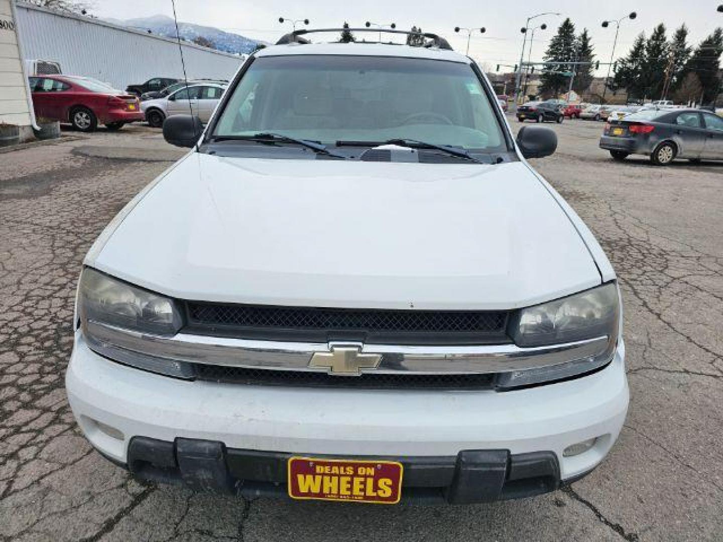 2005 Summit White Chevrolet TrailBlazer EXT LS 4WD (1GNET16S156) with an 4.2L L6 DOHC 24V engine, 4-Speed Automatic transmission, located at 1800 West Broadway, Missoula, 59808, (406) 543-1986, 46.881348, -114.023628 - Photo#1