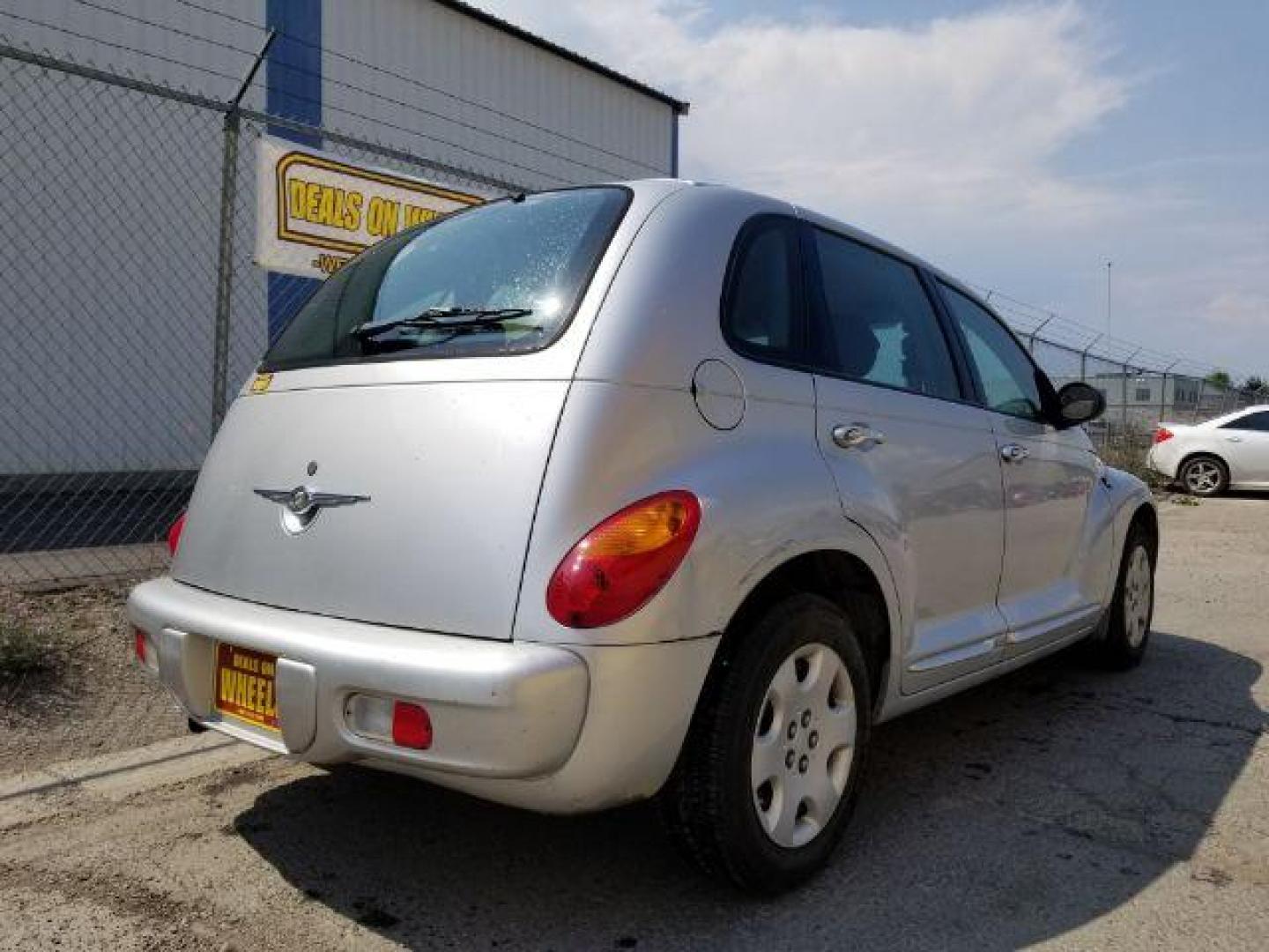 2005 Chrysler PT Cruiser Touring Edition (3C4FY58B85T) with an 2.4L L4 DOHC 16V engine, located at 1821 N Montana Ave., Helena, MT, 59601, (406) 422-1031, 0.000000, 0.000000 - Photo#4