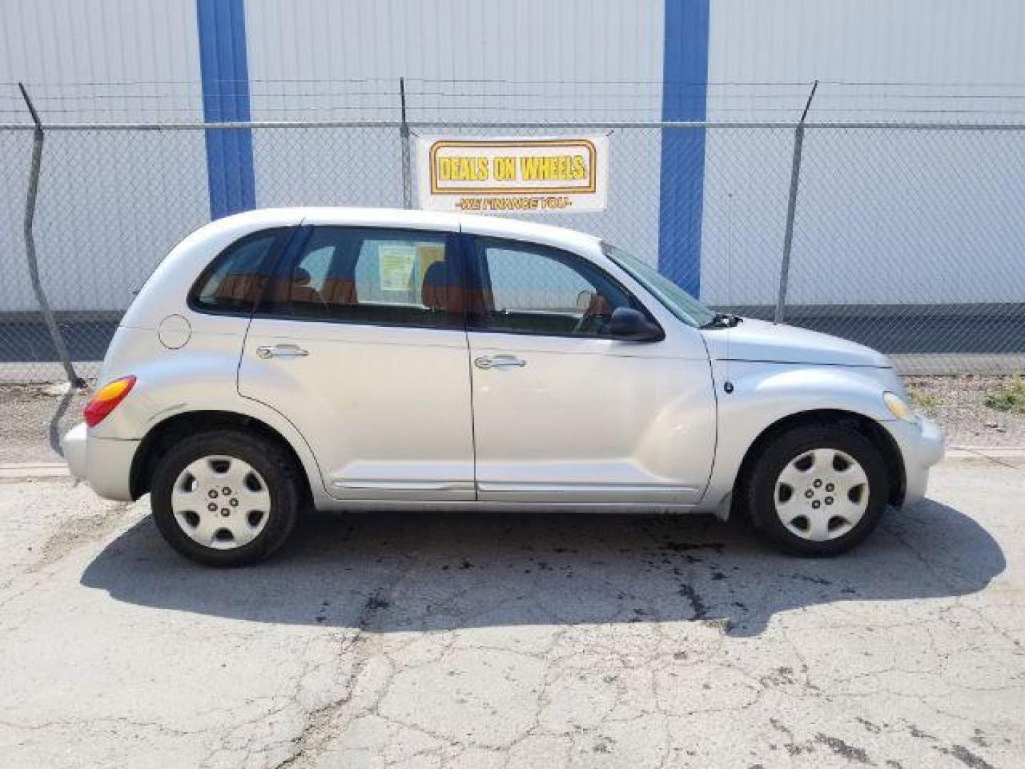 2005 Chrysler PT Cruiser Touring Edition (3C4FY58B85T) with an 2.4L L4 DOHC 16V engine, located at 1821 N Montana Ave., Helena, MT, 59601, (406) 422-1031, 0.000000, 0.000000 - Photo#5