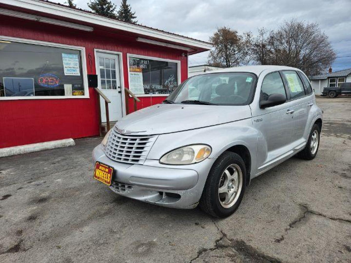 2005 Chrysler PT Cruiser Touring Edition (3C4FY58B85T) with an 2.4L L4 DOHC 16V engine, located at 601 E. Idaho St., Kalispell, MT, 59901, 0.000000, 0.000000 - Photo#0