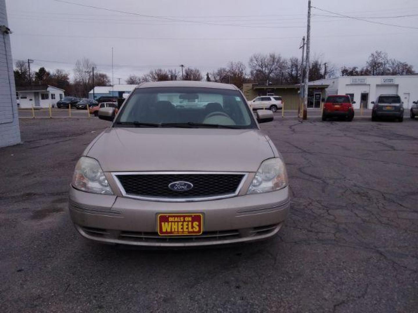 2005 Ford Five Hundred SE (1FAFP23135G) with an 3.0L V6 DOHC 24V engine, located at 4047 Montana Ave., Billings, MT, 59101, 45.770847, -108.529800 - Photo#2