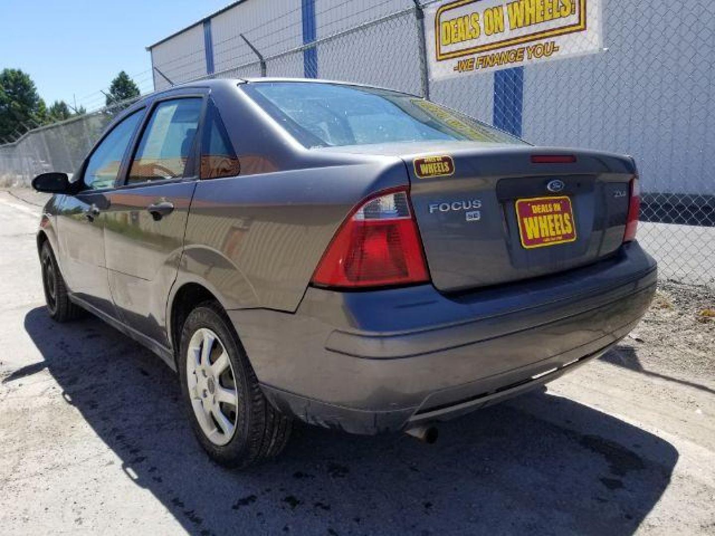 2005 Ford Focus ZX4 SE (1FAFP34N65W) with an 2.0L L4 DOHC 16V engine, located at 1800 West Broadway, Missoula, 59808, (406) 543-1986, 46.881348, -114.023628 - Photo#3