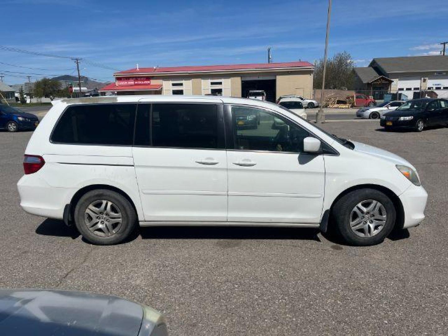 2005 Honda Odyssey EX w/ Leather DVD (5FNRL38745B) with an 3.5L V6 SOHC 24V engine, 5-Speed Automatic transmission, located at 1821 N Montana Ave., Helena, MT, 59601, (406) 422-1031, 0.000000, 0.000000 - Photo#2