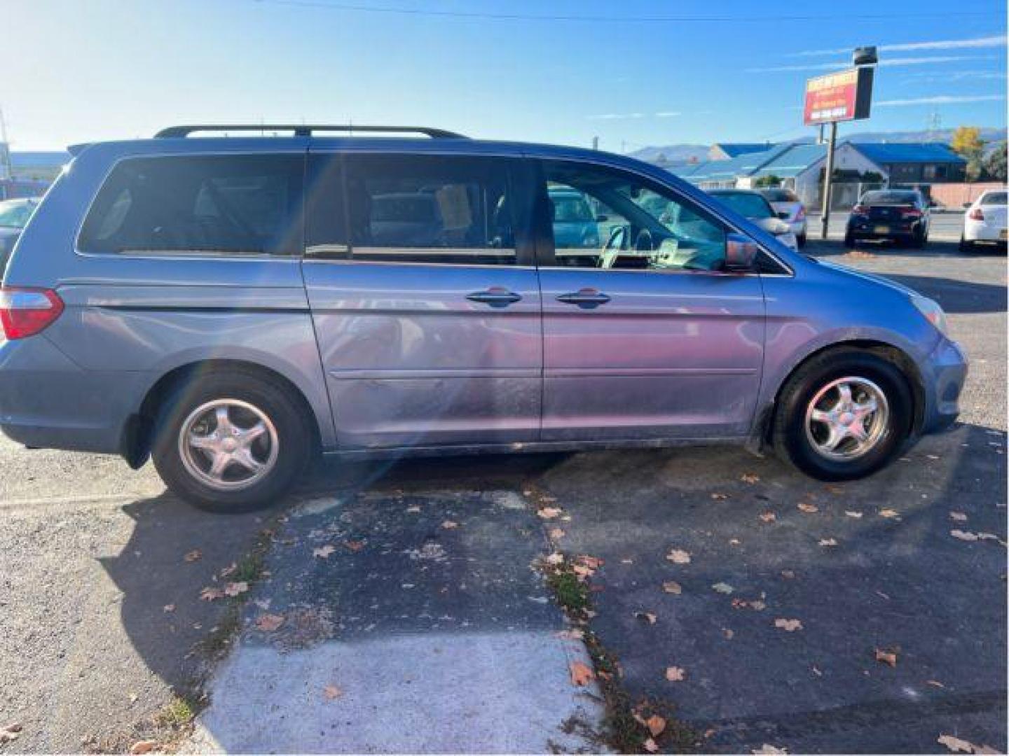 2005 Honda Odyssey Touring (5FNRL38895B) with an 3.5L V6 SOHC 24V engine, 5-Speed Automatic transmission, located at 601 E. Idaho St., Kalispell, MT, 59901, 0.000000, 0.000000 - Photo#5