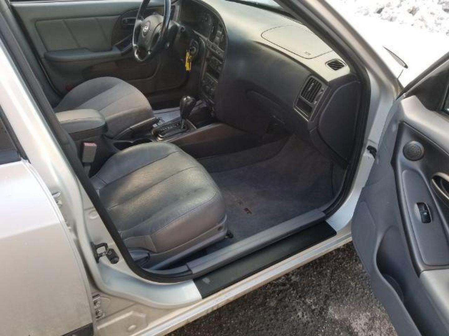 2005 Hyundai Elantra GT 4-Door (KMHDN46D95U) with an 2.0L L4 DOHC 16V engine, located at 601 E. Idaho St., Kalispell, MT, 59901, 0.000000, 0.000000 - Photo#10