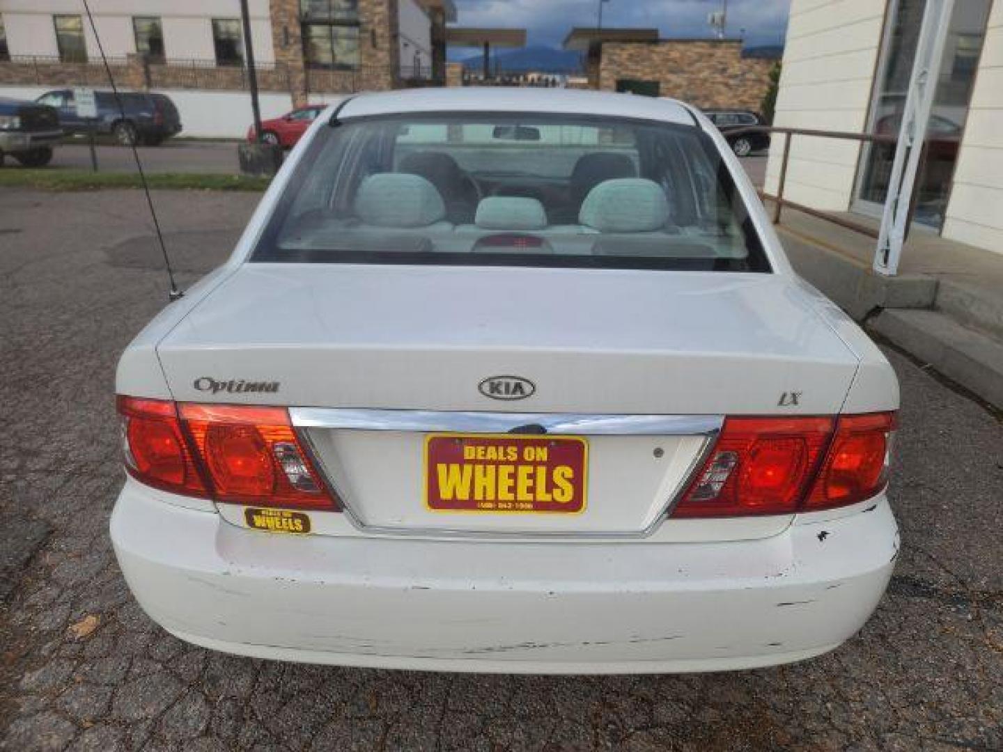 2005 Kia Optima LX (KNAGD126955) with an 2.4L L4 DOHC 16V engine, located at 1800 West Broadway, Missoula, 59808, (406) 543-1986, 46.881348, -114.023628 - Photo#4