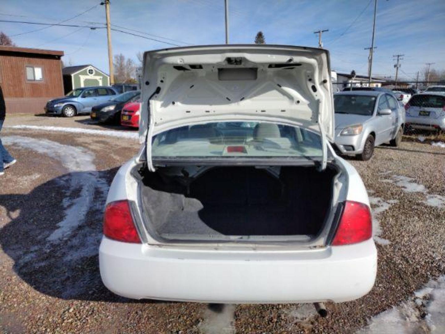 2005 Nissan Sentra 1.8 S (3N1CB51A35L) with an 1.8L L4 DOHC 16V engine, located at 4801 10th Ave S,, Great Falls, MT, 59405, 0.000000, 0.000000 - Photo#12