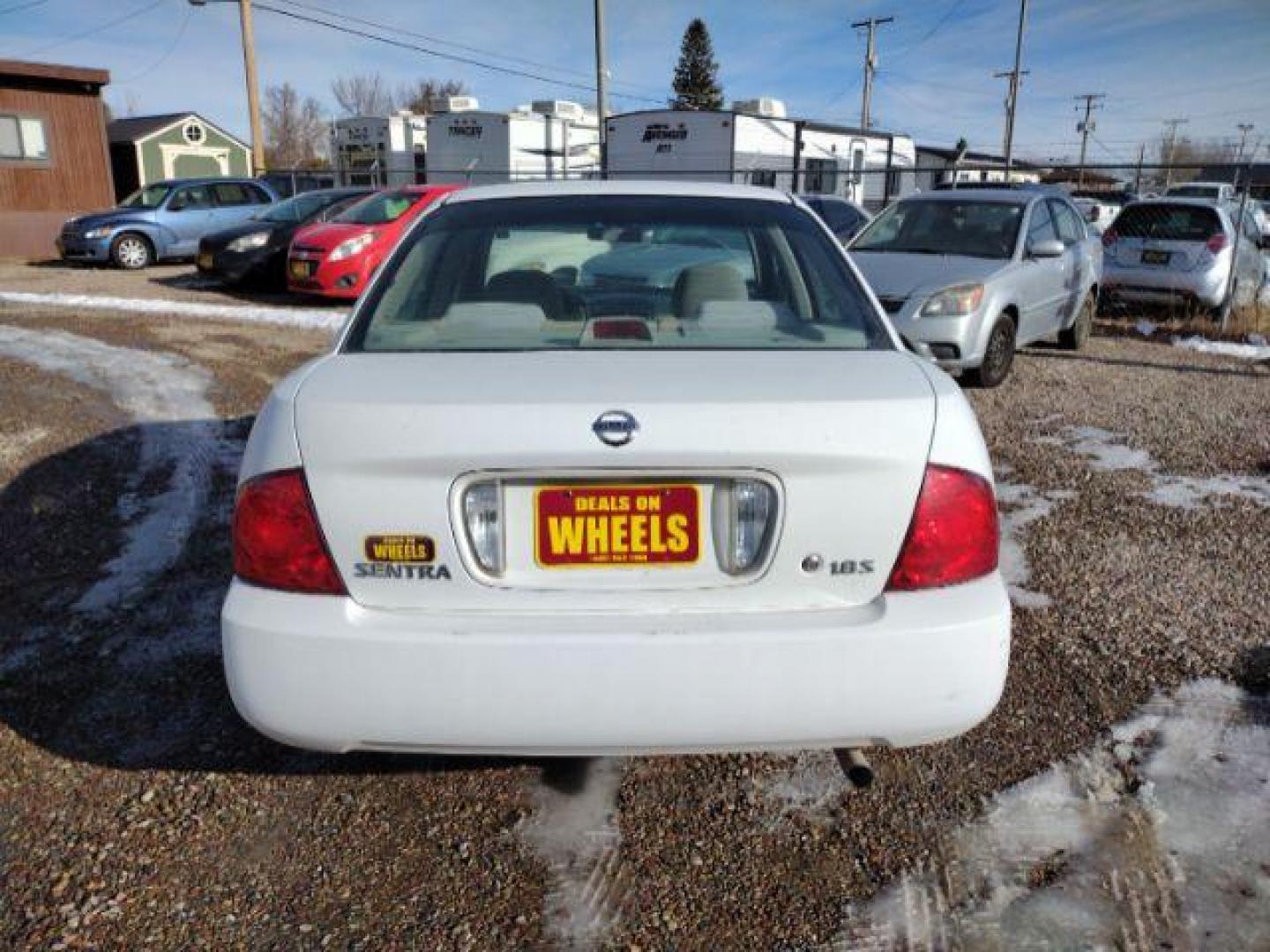 2005 Nissan Sentra 1.8 S (3N1CB51A35L) with an 1.8L L4 DOHC 16V engine, located at 4801 10th Ave S,, Great Falls, MT, 59405, 0.000000, 0.000000 - Photo#3