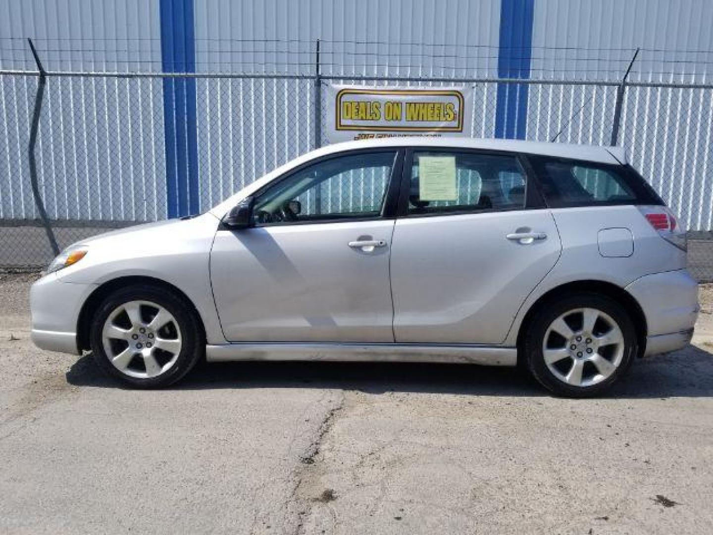 2005 Toyota Matrix XR 2WD (2T1KR32E85C) with an 1.8L L4 DOHC 16V engine, located at 1821 N Montana Ave., Helena, MT, 59601, (406) 422-1031, 0.000000, 0.000000 - Photo#2