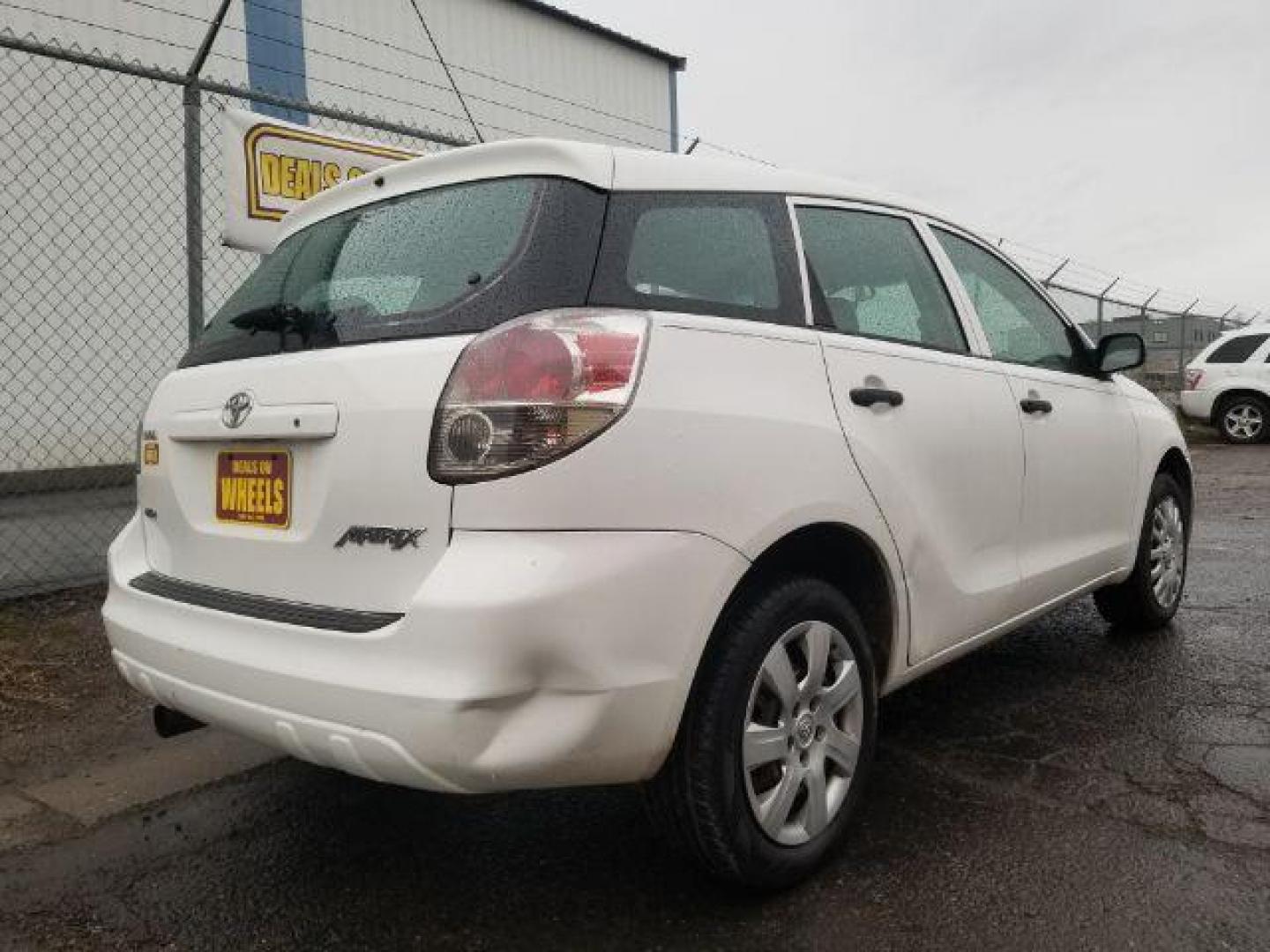 2005 Toyota Matrix 4WD (2T1LR32E55C) with an 1.8L L4 DOHC 16V engine, 4-Speed Automatic transmission, located at 1821 N Montana Ave., Helena, MT, 59601, (406) 422-1031, 0.000000, 0.000000 - Photo#4