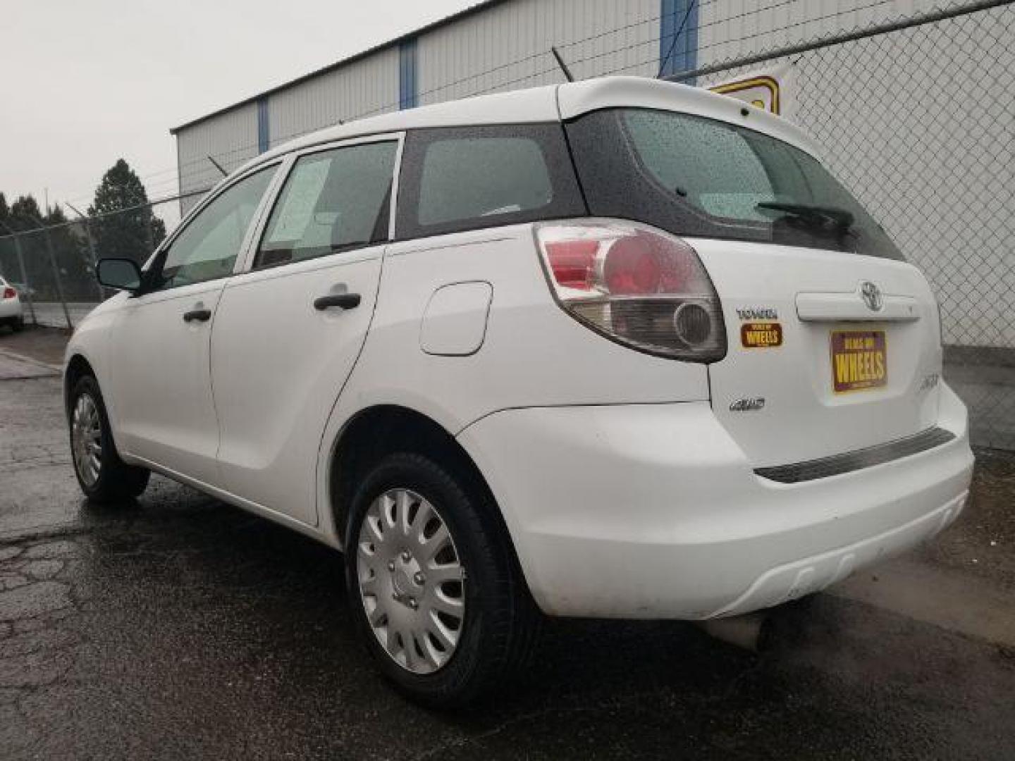 2005 Toyota Matrix 4WD (2T1LR32E55C) with an 1.8L L4 DOHC 16V engine, 4-Speed Automatic transmission, located at 1821 N Montana Ave., Helena, MT, 59601, (406) 422-1031, 0.000000, 0.000000 - Photo#5