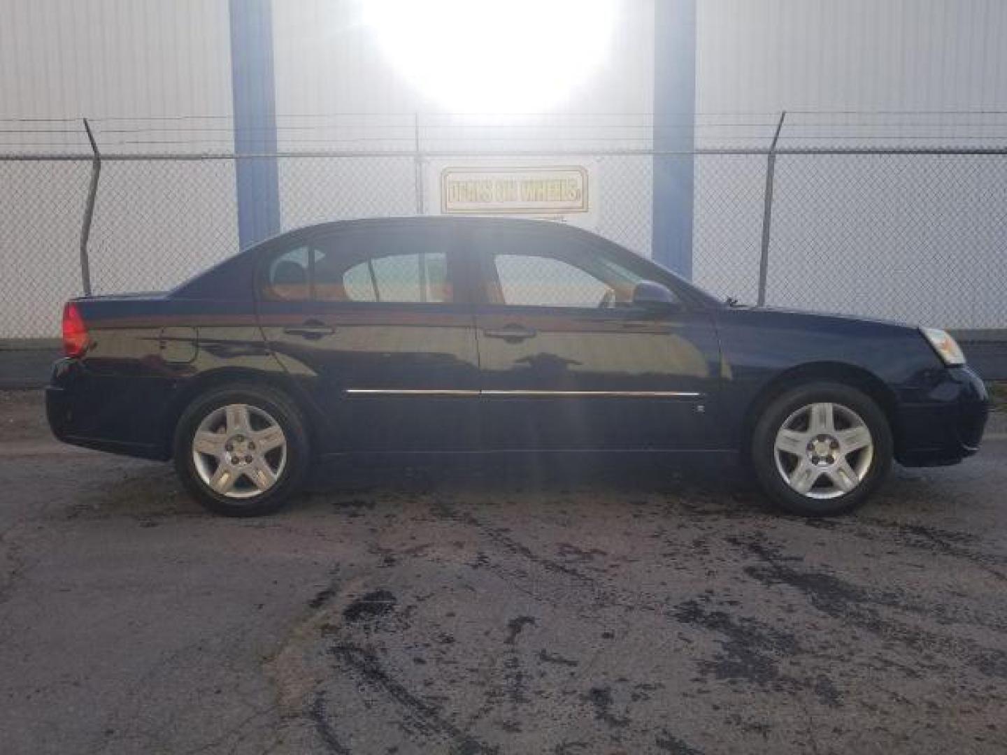 2006 Chevrolet Malibu LT (1G1ZT51886F) with an 3.5L V6 OHV 12V engine, 4-Speed Automatic transmission, located at 601 E. Idaho St., Kalispell, MT, 59901, 0.000000, 0.000000 - Photo#3