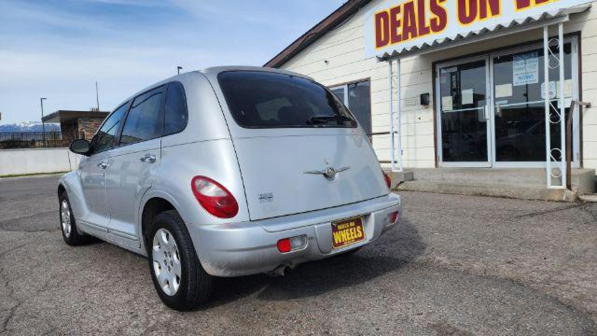 2006 Chrysler PT Cruiser Touring Edition (3A4FY58B66T) with an 2.4L L4 DOHC 16V engine, located at 1800 West Broadway, Missoula, 59808, (406) 543-1986, 46.881348, -114.023628 - Photo#4