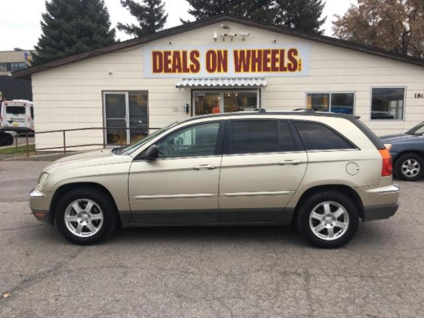 2006 Chrysler Pacifica Touring AWD (2A8GF68436R) with an 3.5L V6 SOHC 24V engine, 4-Speed Automatic transmission, located at 1800 West Broadway, Missoula, 59808, (406) 543-1986, 46.881348, -114.023628 - Photo#9