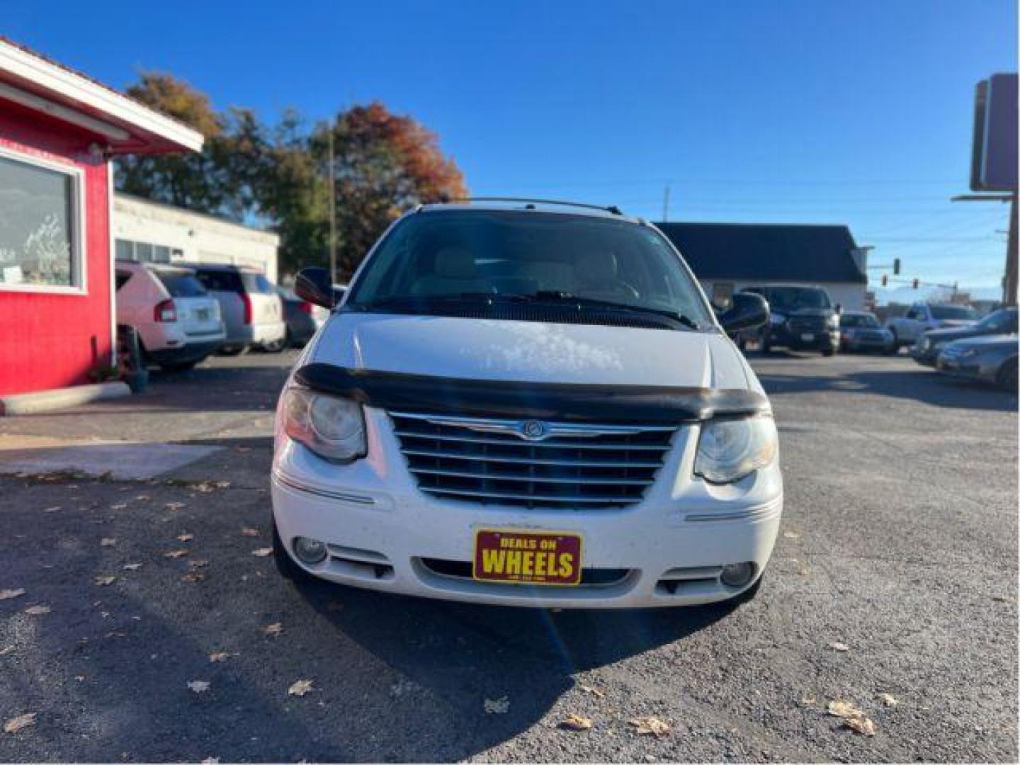 2006 Chrysler Town and Country Limited (2A4GP64L66R) with an 3.8L V6 OHV 12V engine, 4-Speed Automatic transmission, located at 601 E. Idaho St., Kalispell, MT, 59901, 0.000000, 0.000000 - Photo#6