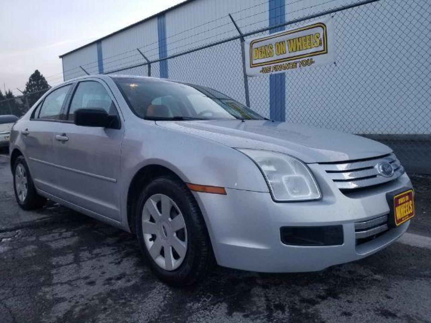 2006 Ford Fusion S (3FAFP06Z76R) with an 2.3L L4 DOHC 16V engine, located at 4047 Montana Ave., Billings, MT, 59101, 45.770847, -108.529800 - Photo#9