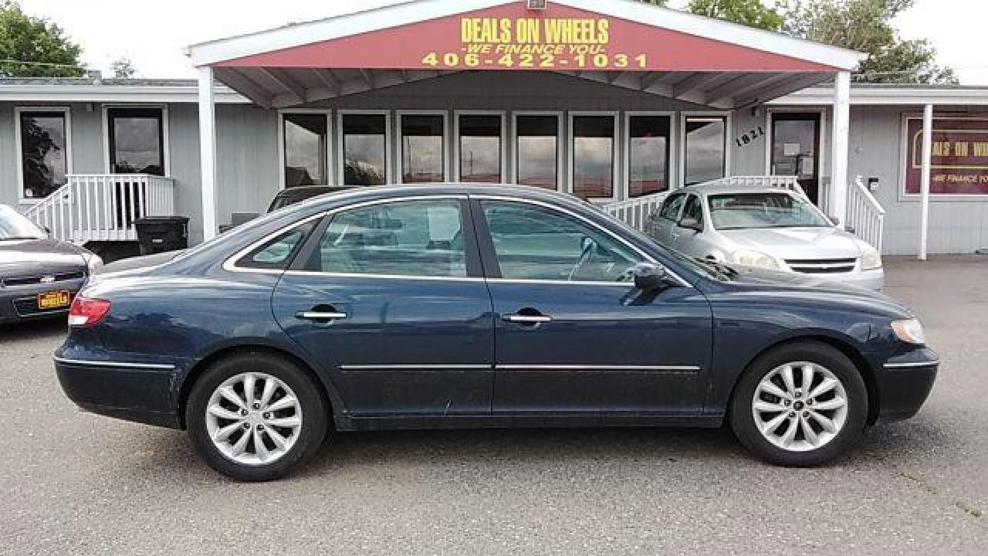 2006 BLUE HYUNDAI AZERA Limited (KMHFC46F76A) , located at 1821 N Montana Ave., Helena, MT, 59601, (406) 422-1031, 0.000000, 0.000000 - Photo#3