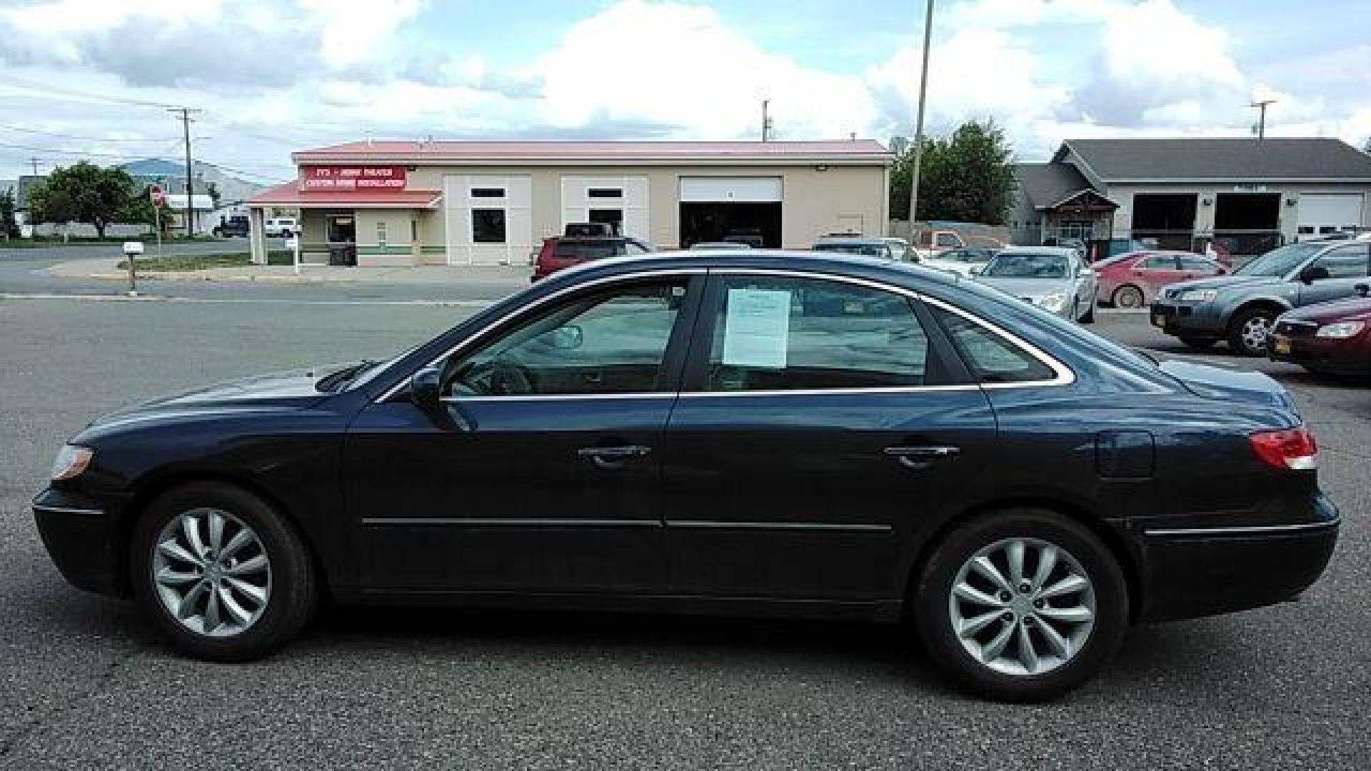 2006 BLUE HYUNDAI AZERA Limited (KMHFC46F76A) , located at 1821 N Montana Ave., Helena, MT, 59601, (406) 422-1031, 0.000000, 0.000000 - Photo#7