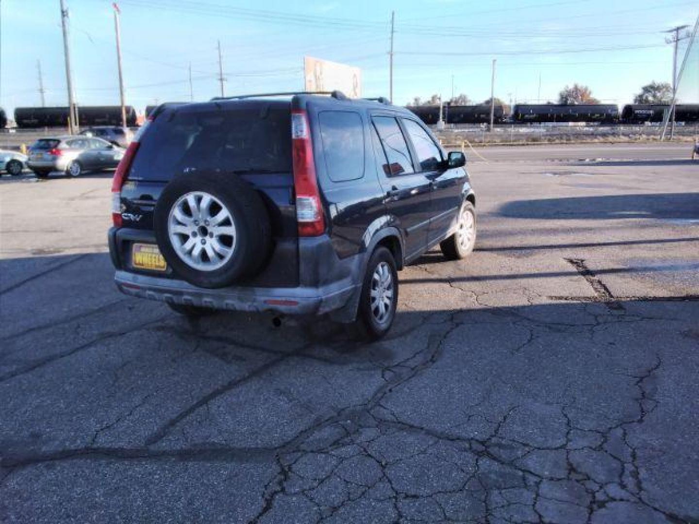 2006 Honda CR-V EX 4WD AT (JHLRD78806C) with an 2.4L L4 DOHC 16V engine, 5-Speed Automatic transmission, located at 4047 Montana Ave., Billings, MT, 59101, 45.770847, -108.529800 - Photo#5