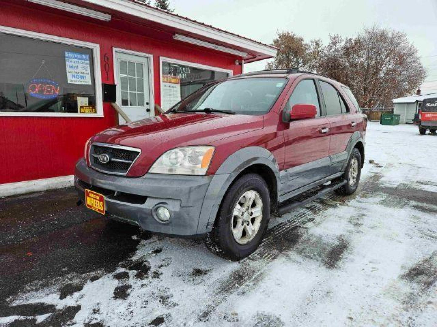 2006 Kia Sorento EX 4WD (KNDJC733665) with an 3.5L V6 DOHC 16V engine, 5-Speed Automatic transmission, located at 601 E. Idaho St., Kalispell, MT, 59901, 0.000000, 0.000000 - Photo#0