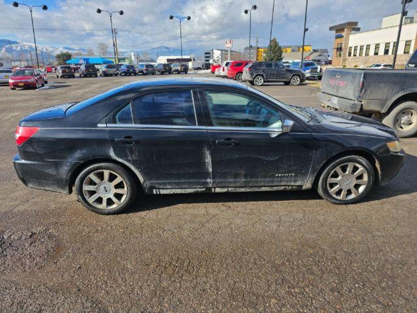 2006 Lincoln Zephyr Base (3LNHM26186R) with an 3.0L V6 DOHC 24V engine, 6-Speed Automatic transmission, located at 1800 West Broadway, Missoula, 59808, (406) 543-1986, 46.881348, -114.023628 - Photo#2