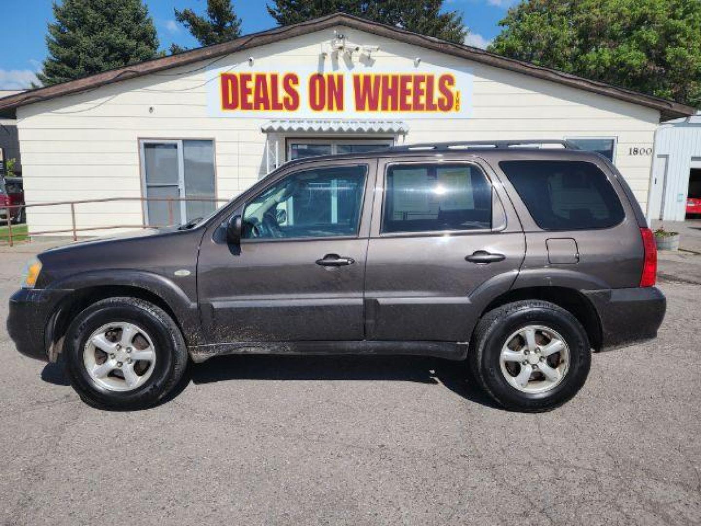 2006 Stormfront Gray Metallic Mazda Tribute s 4WD 4-spd AT (4F2CZ941X6K) with an 3.0L V6 DOHC 24V engine, 4-Speed Automatic transmission, located at 1800 West Broadway, Missoula, 59808, (406) 543-1986, 46.881348, -114.023628 - Photo#4