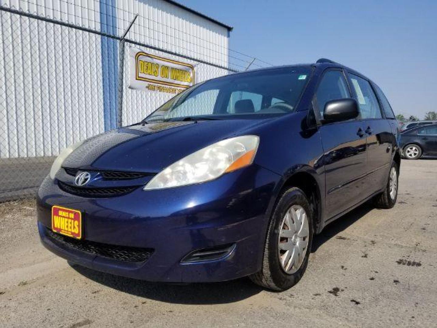 2006 Toyota Sienna LE 8-Passenger (5TDZA23C96S) with an 3.3L V6 DOHC 24V engine, 5-Speed Automatic transmission, located at 1821 N Montana Ave., Helena, MT, 59601, (406) 422-1031, 0.000000, 0.000000 - Photo#0