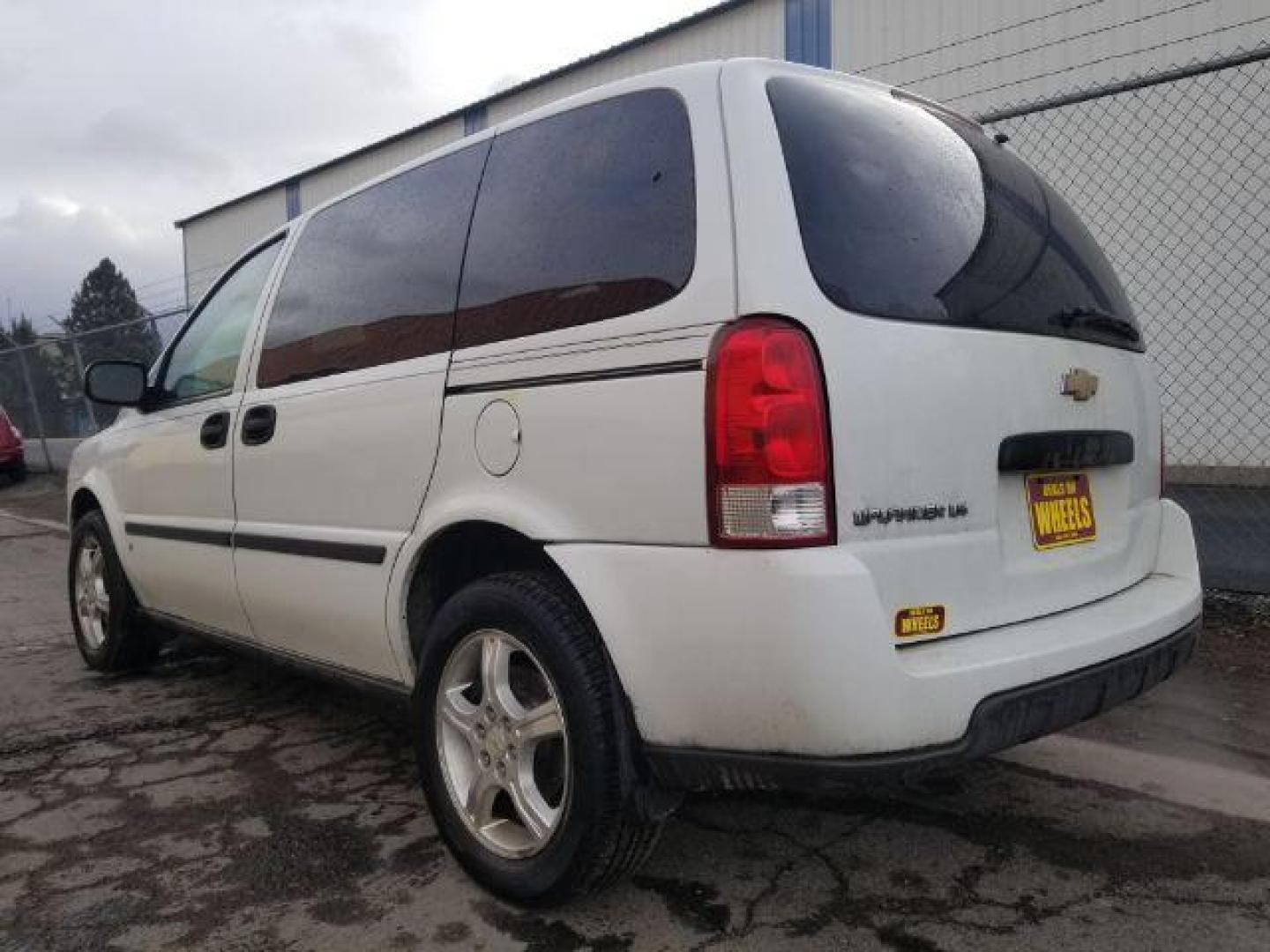 2007 Summit White Chevrolet Uplander LS 1LS (1GNDU23147D) with an 3.9L V6 DOHC 24V engine, 4-Speed Automatic transmission, located at 4801 10th Ave S,, Great Falls, MT, 59405, 0.000000, 0.000000 - Photo#5