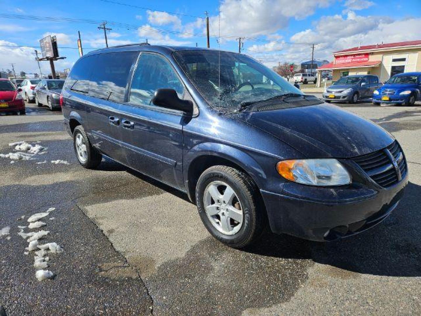 2007 Dodge Grand Caravan SXT (2D4GP44L67R) with an 3.8L V6 OHV 12V engine, 4-Speed Automatic transmission, located at 1821 N Montana Ave., Helena, MT, 59601, (406) 422-1031, 0.000000, 0.000000 - Photo#1