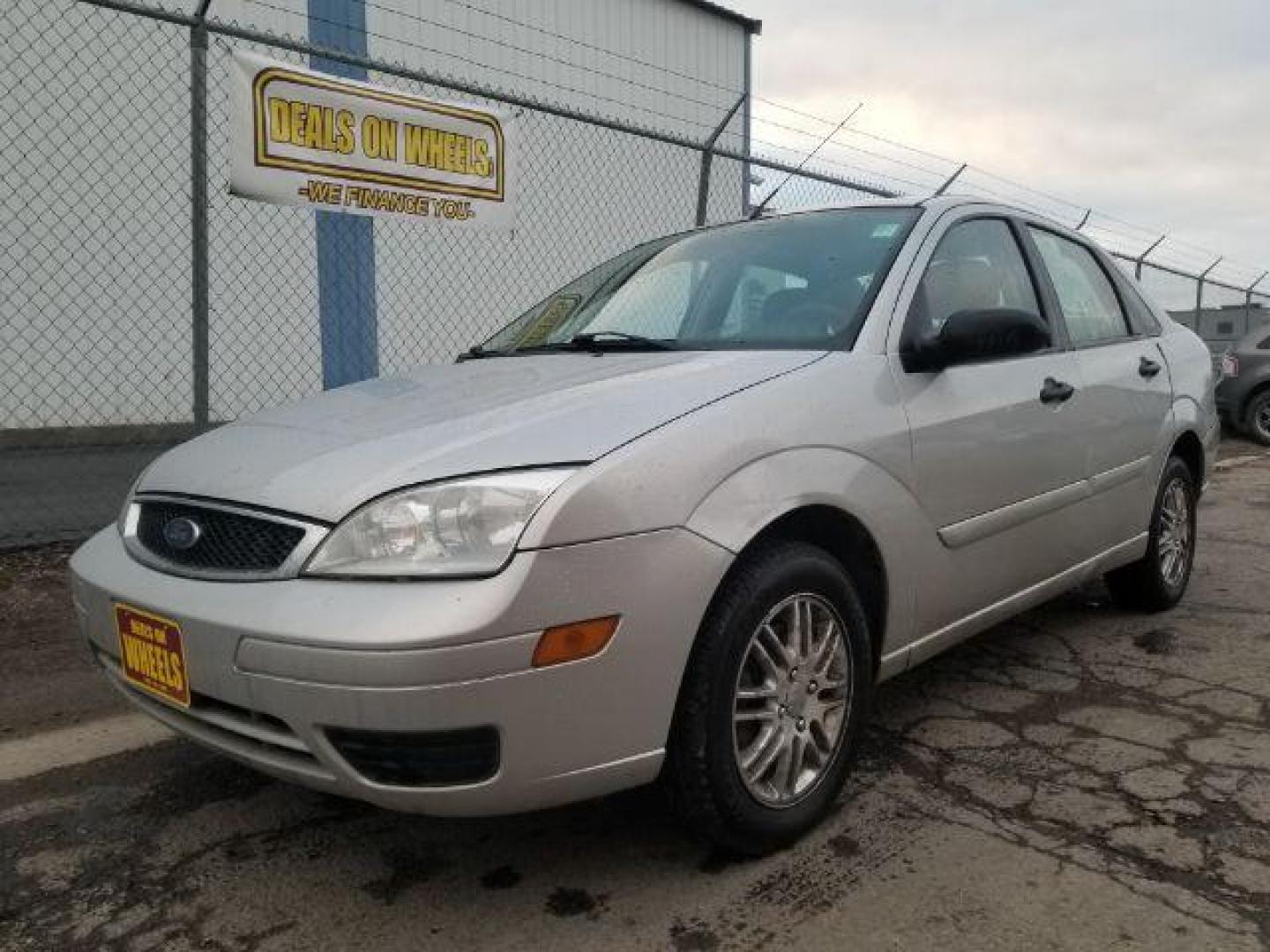 2007 Ford Focus ZX4 S (1FAFP34N97W) with an 2.0L L4 DOHC 16V engine, located at 4801 10th Ave S,, Great Falls, MT, 59405, 0.000000, 0.000000 - Photo#0