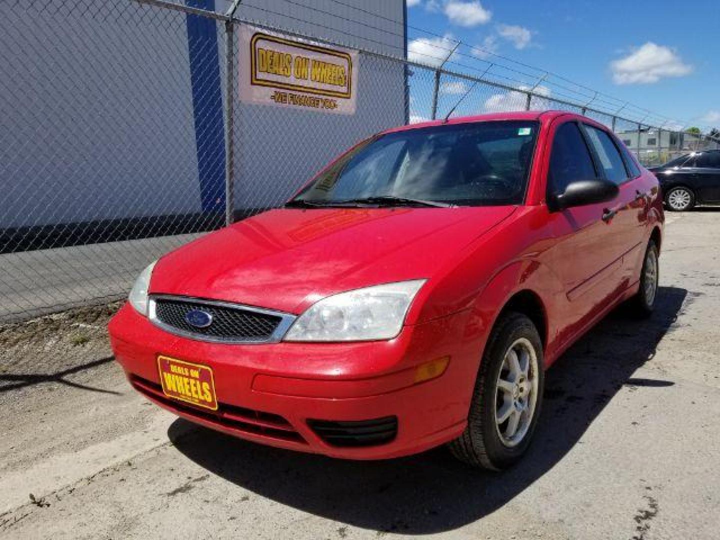 2007 Ford Focus ZX4 SE (1FAFP34N77W) with an 2.0L L4 DOHC 16V engine, located at 1800 West Broadway, Missoula, 59808, (406) 543-1986, 46.881348, -114.023628 - Photo#0