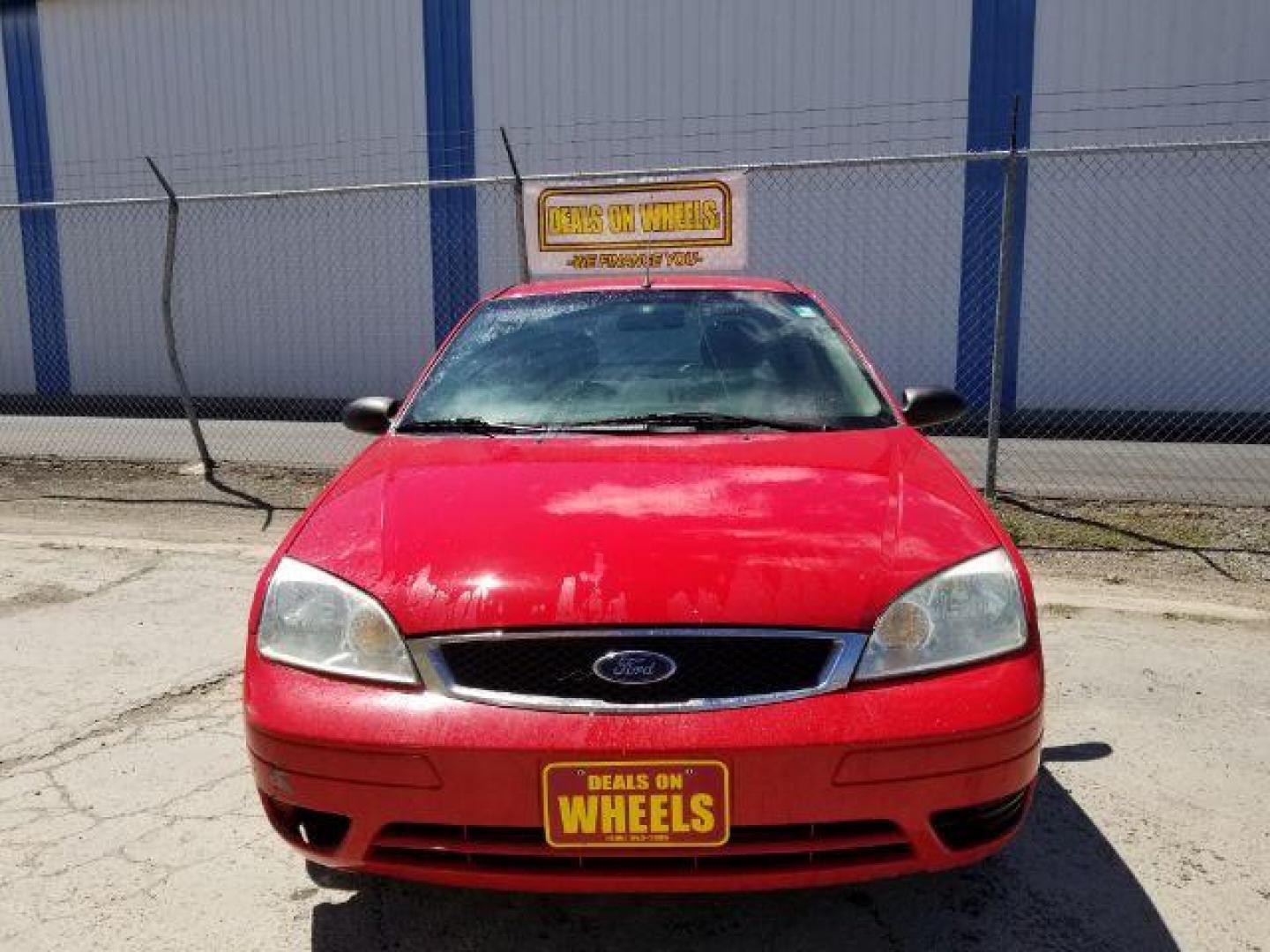 2007 Ford Focus ZX4 SE (1FAFP34N77W) with an 2.0L L4 DOHC 16V engine, located at 1800 West Broadway, Missoula, 59808, (406) 543-1986, 46.881348, -114.023628 - Photo#1