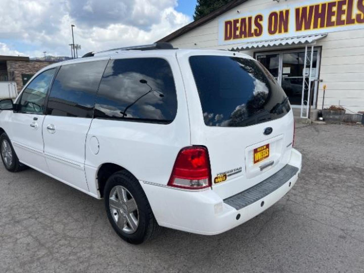 2007 Ford Freestar Limited (2FMDA58257B) with an 4.2L V6 OHV 12V engine, 4-Speed Automatic transmission, located at 1821 N Montana Ave., Helena, MT, 59601, (406) 422-1031, 0.000000, 0.000000 - Photo#6