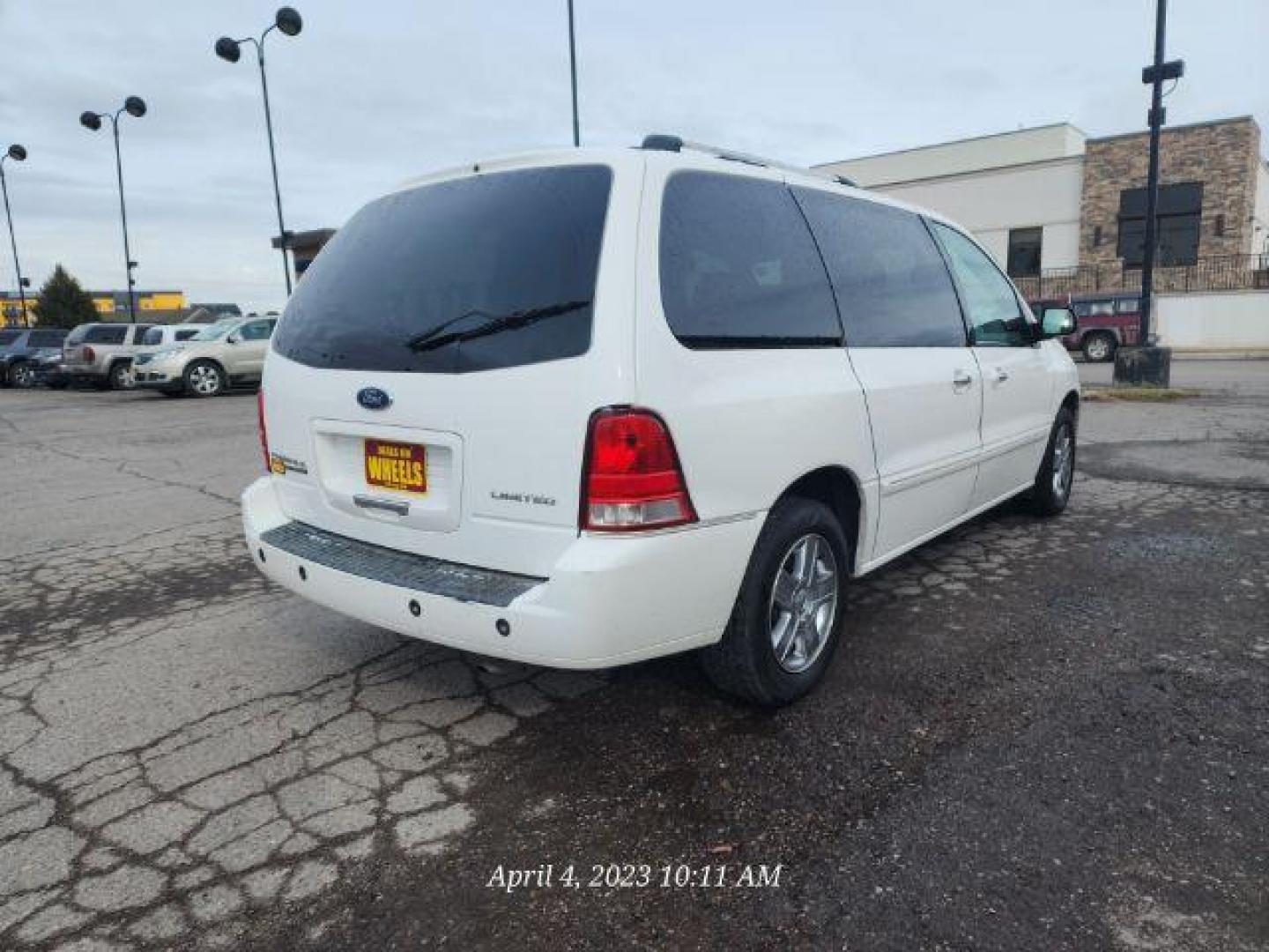 2007 Ford Freestar Limited (2FMDA58257B) with an 4.2L V6 OHV 12V engine, 4-Speed Automatic transmission, located at 1821 N Montana Ave., Helena, MT, 59601, (406) 422-1031, 0.000000, 0.000000 - Photo#3