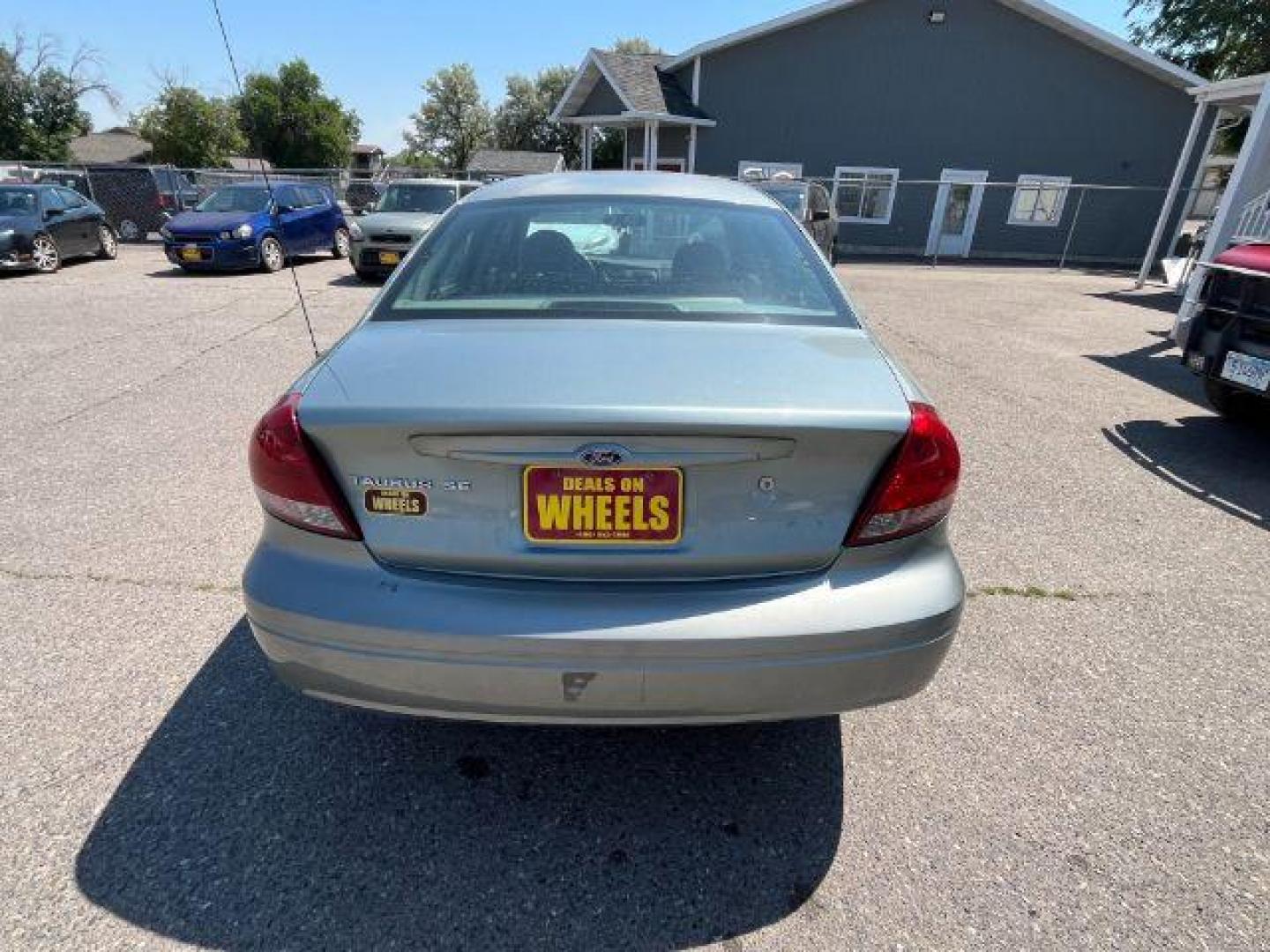 2007 Green Ford Taurus n/a (1FAFP53UX7A) with an 3.0 L engine, located at 1821 N Montana Ave., Helena, MT, 59601, (406) 422-1031, 0.000000, 0.000000 - Photo#5