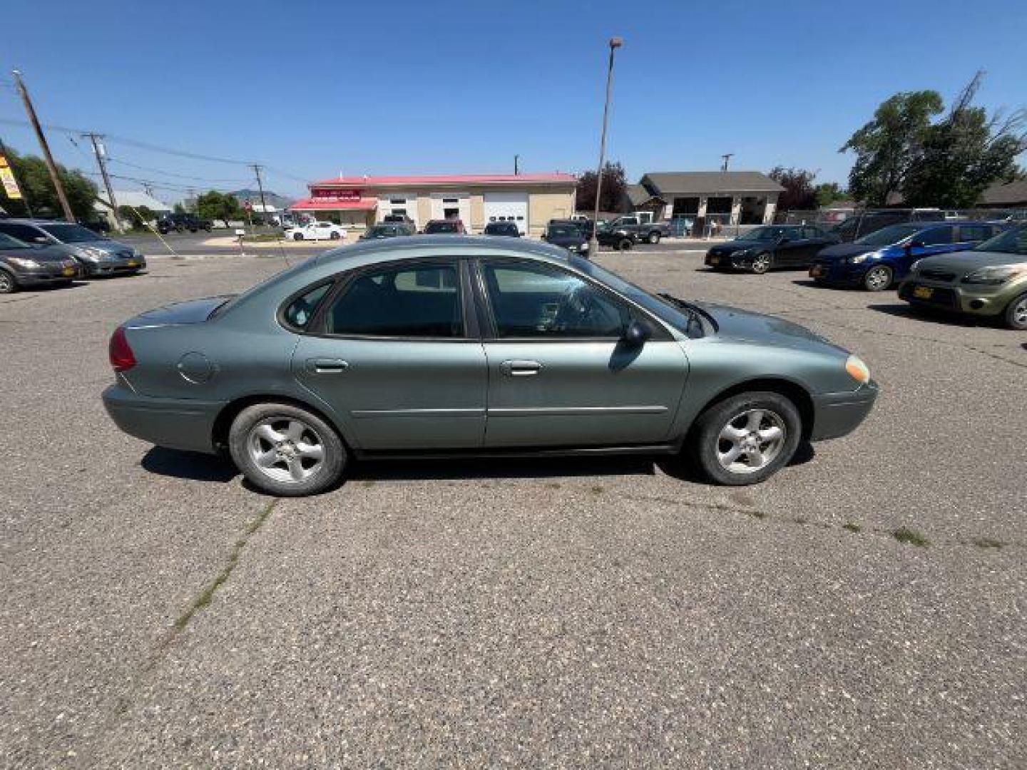 2007 Green Ford Taurus n/a (1FAFP53UX7A) with an 3.0 L engine, located at 1821 N Montana Ave., Helena, MT, 59601, (406) 422-1031, 0.000000, 0.000000 - Photo#3