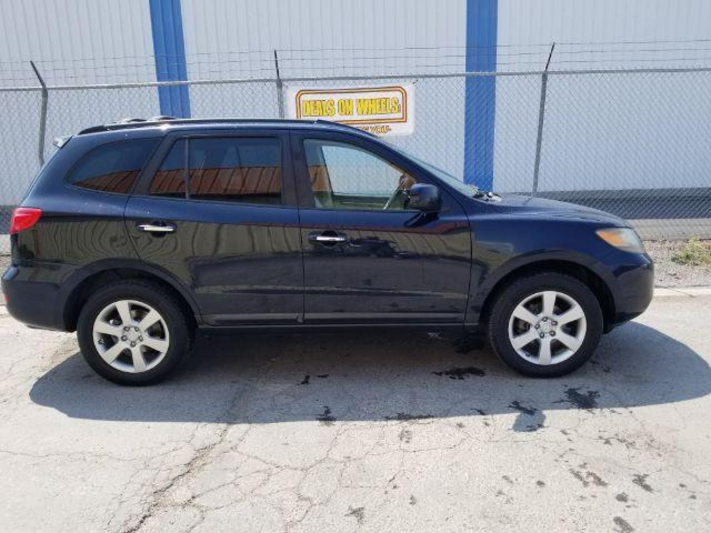 2007 Hyundai Santa Fe Limited AWD (5NMSH73E17H) with an 3.3L V6 DOHC 24V engine, 5-Speed Automatic transmission, located at 1800 West Broadway, Missoula, 59808, (406) 543-1986, 46.881348, -114.023628 - Photo#5