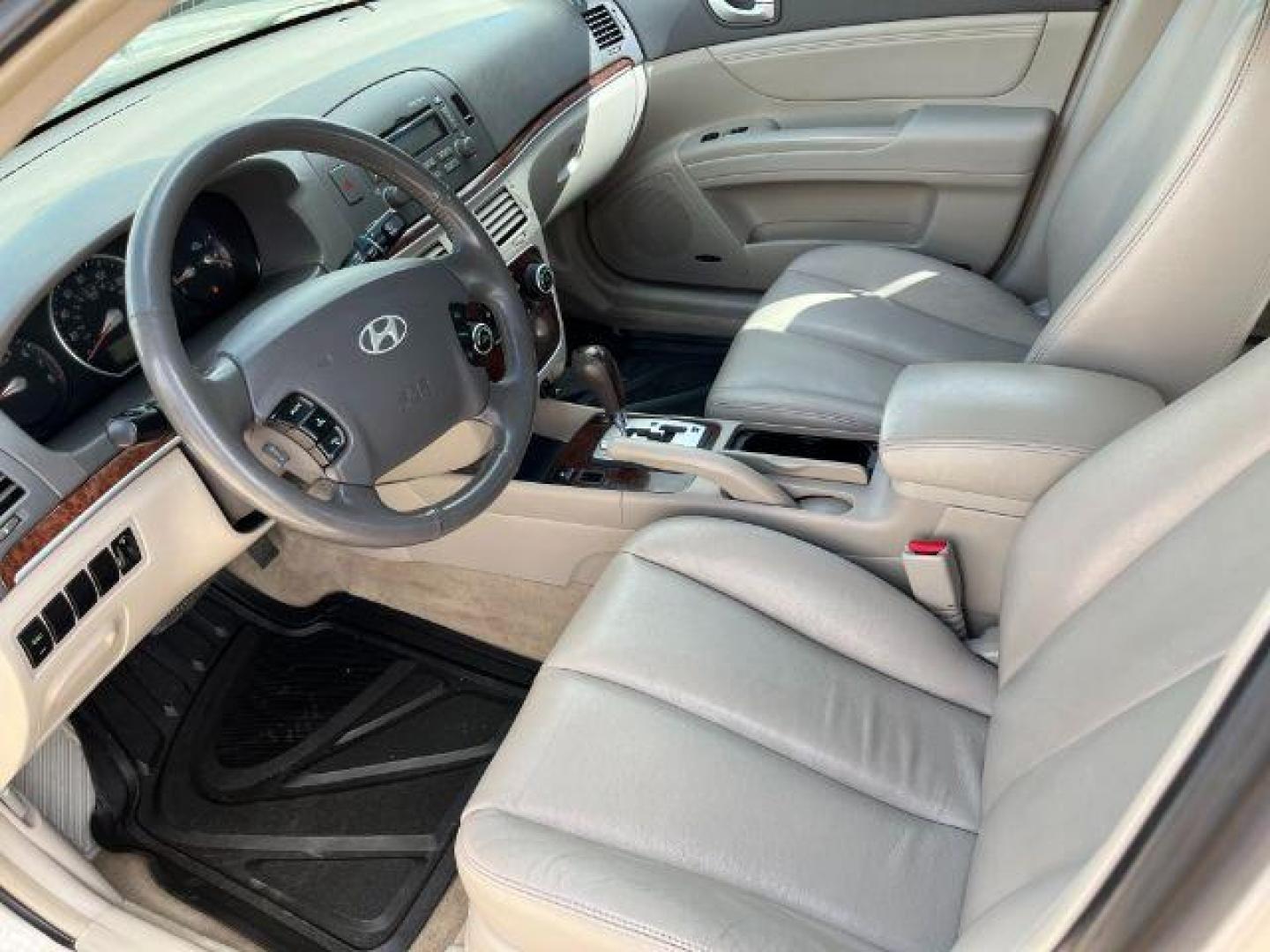 2007 Hyundai Sonata LTD XM (5NPEU46F87H) with an 3.3L V6 DOHC 24V engine, 5-Speed Automatic transmission, located at 1821 N Montana Ave., Helena, MT, 59601, (406) 422-1031, 0.000000, 0.000000 - Photo#5