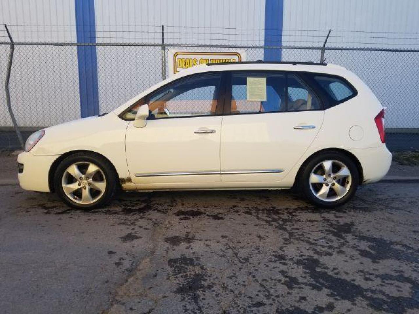 2007 Kia Rondo EX V6 (KNAFG526277) with an 2.7L V6 DOHC 24V engine, 4-Speed Automatic transmission, located at 1800 West Broadway, Missoula, 59808, (406) 543-1986, 46.881348, -114.023628 - Photo#6