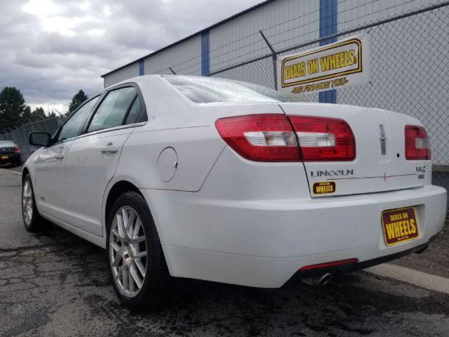 2007 Lincoln MKZ AWD (3LNHM28T17R) with an 3.5L V6 DOHC 24V engine, 6-Speed Automatic transmission, located at 1800 West Broadway, Missoula, 59808, (406) 543-1986, 46.881348, -114.023628 - Photo#3