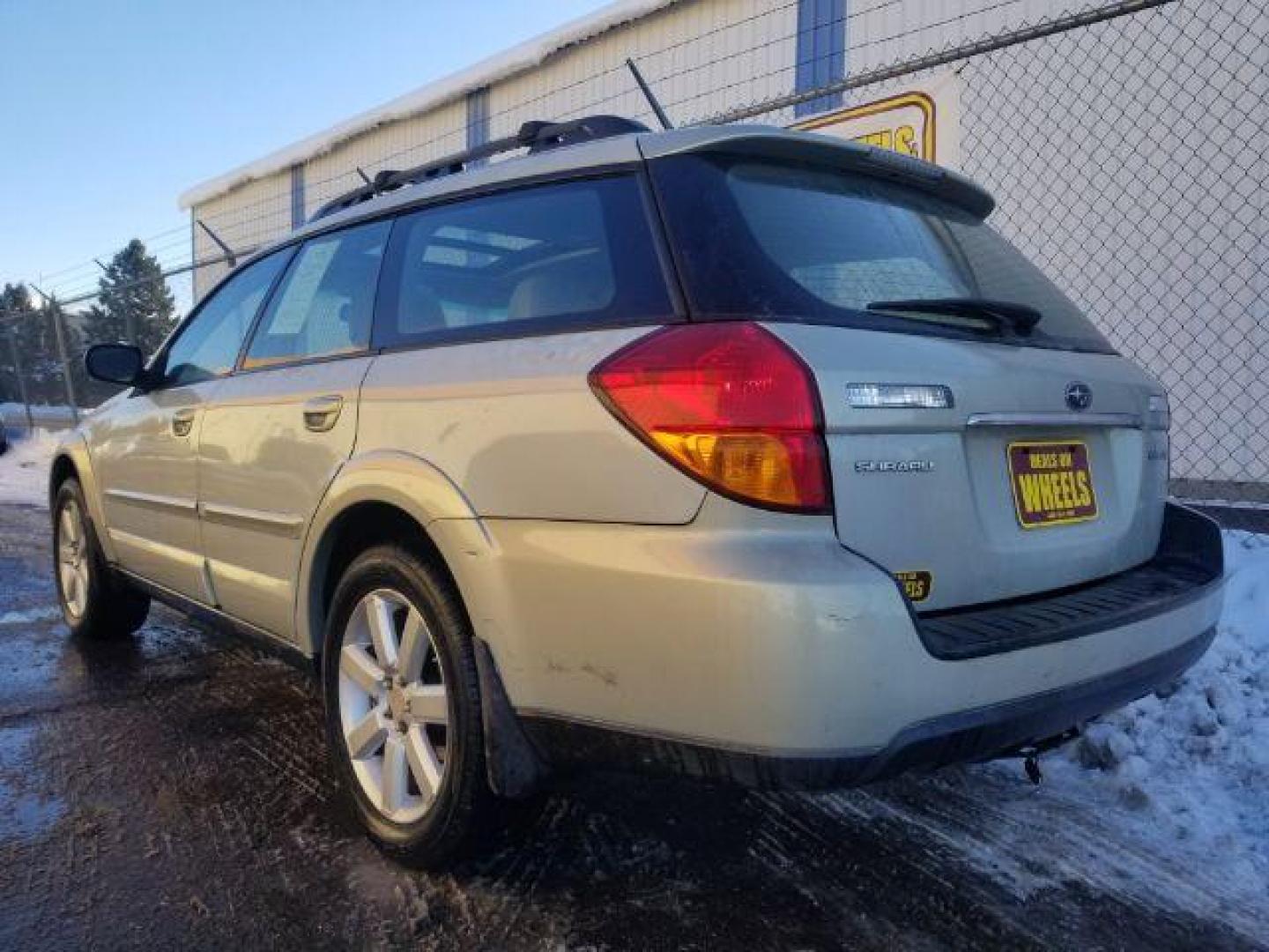 2007 Subaru Outback 2.5i Limited Wagon (4S4BP62C877) with an 2.5L H4 SOHC 16V engine, 4-Speed Automatic transmission, located at 601 E. Idaho St., Kalispell, MT, 59901, 0.000000, 0.000000 - Photo#5