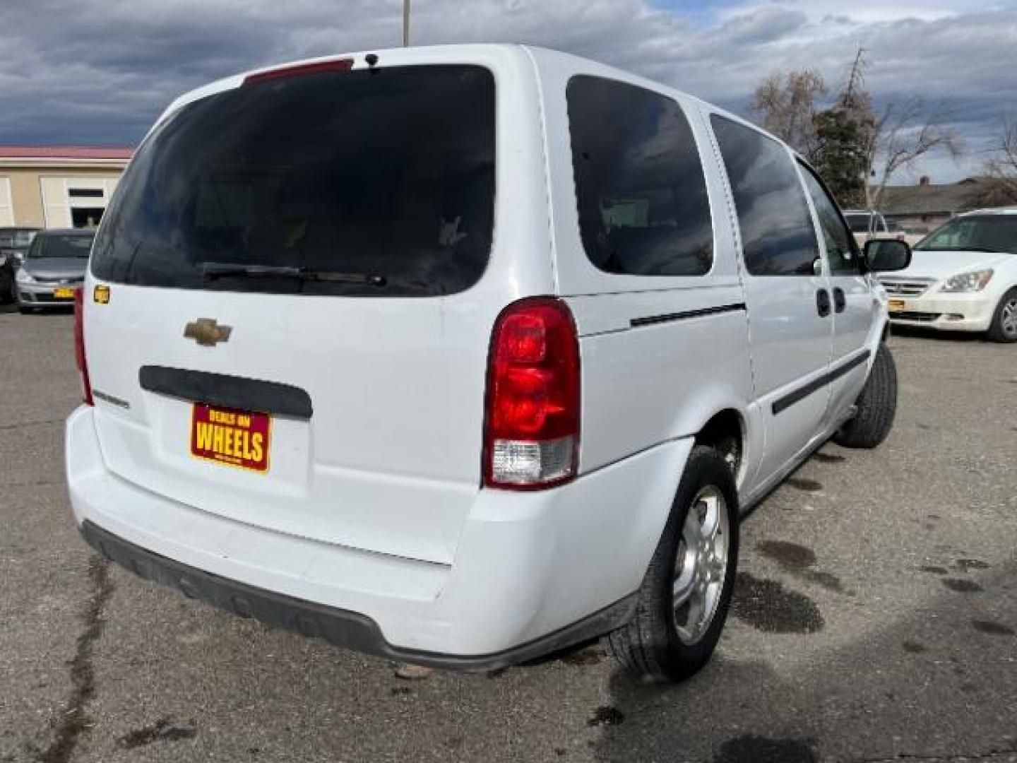 2008 Chevrolet Uplander LS Ext. 1LS (1GNDV23148D) with an 3.9L V6 DOHC 24V engine, 4-Speed Automatic transmission, located at 1821 N Montana Ave., Helena, MT, 59601, (406) 422-1031, 0.000000, 0.000000 - Photo#2